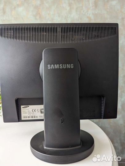 Монитор Samsung 943T