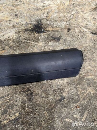 Молдинг Двери Правый передний Туарег 1 7L6837788