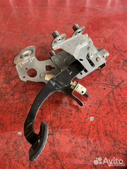 Педаль тормоза Рено Флюенс 2012 Fluence