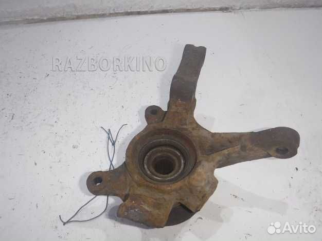 Кулак передний правый