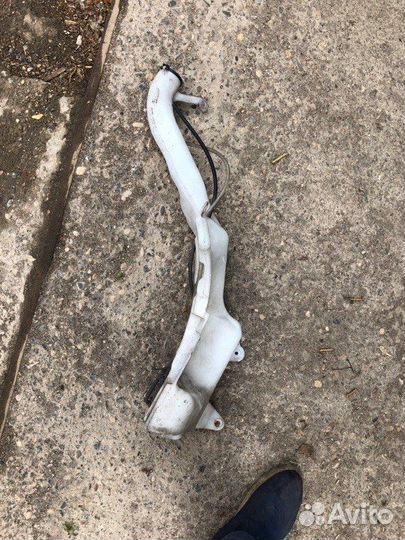 Бачок омывателя Toyota Rav4 20 2000-2005