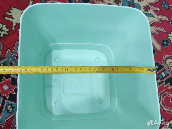 Большой цветочный горшок