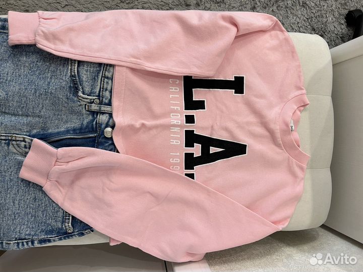 Свитшот укороченый Bershka с длинным рукавом