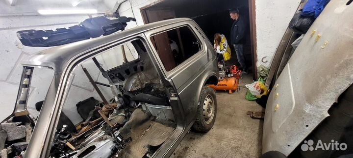 Продам кузов на запчасти от нивы трех дверки