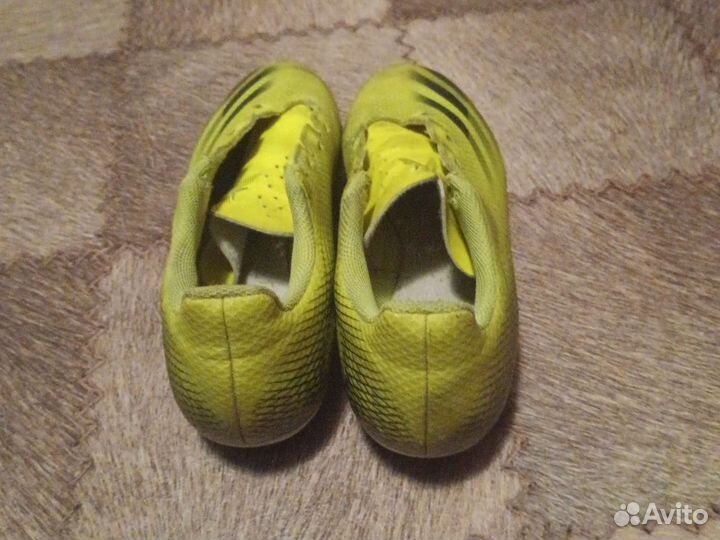 Футбольные бутсы adidas 40 размер