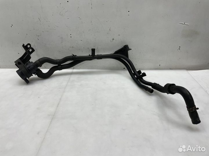 Трубка системы охлаждения Volkswagen Passat CC