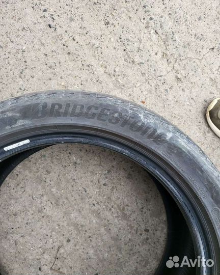 Bridgestone W940 235/45 R18