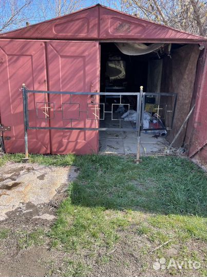 Оградка на кладбище