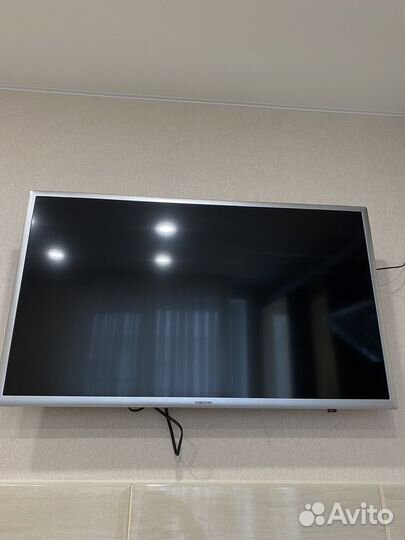 Телевизор Samsung ue32m5550au