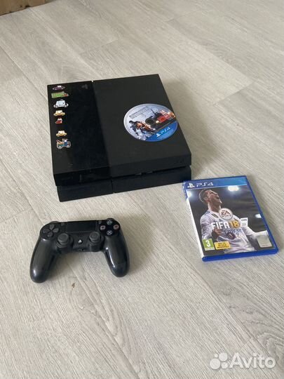 Sony PS4 fat 1 оригинальный геймпад + 2 диска
