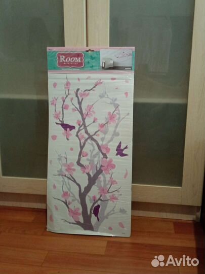 Декоративная наклейка на стену (новая)