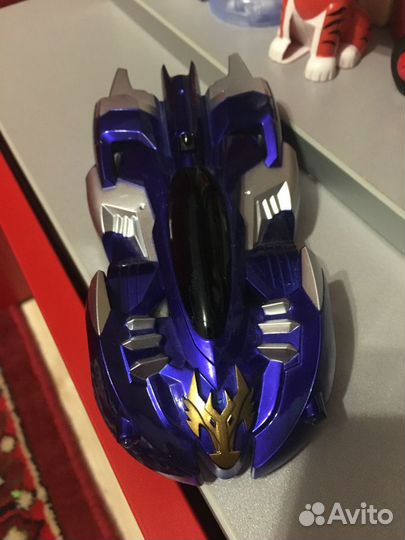 Машинка антигравитационная, ездит по стенам