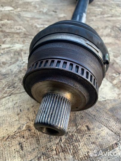 Привод передний левый Audi A4 B7 2.0 BWE 2004-2009