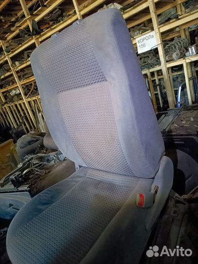 Передние сидения Mitsubishi Lancer Cedia 9