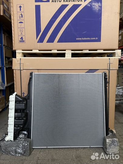 Радиатор охлаждения MAN TGA/TGS/TGX без рамки