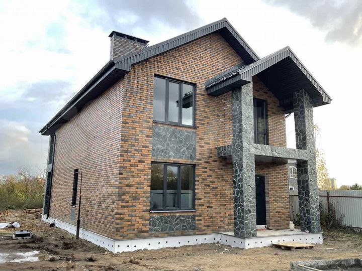 Коттедж 203 м² на участке 5,2 сот.