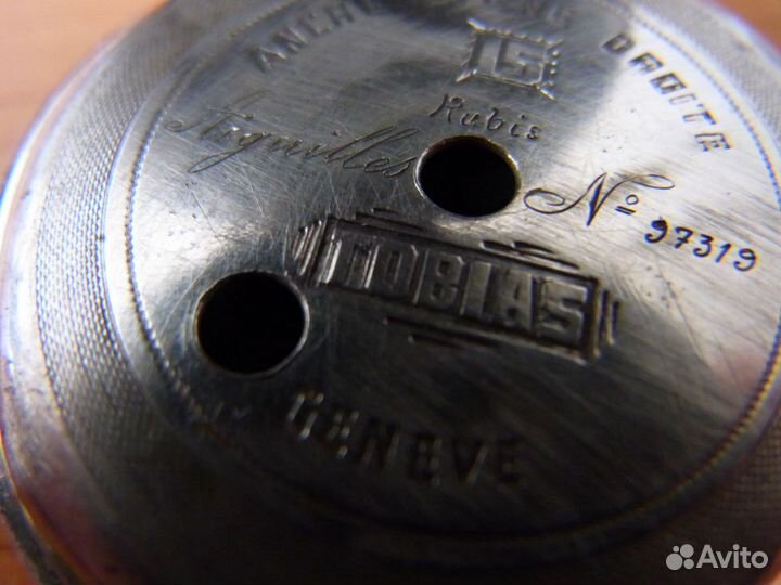 Серебряный корпус часов Тобиас