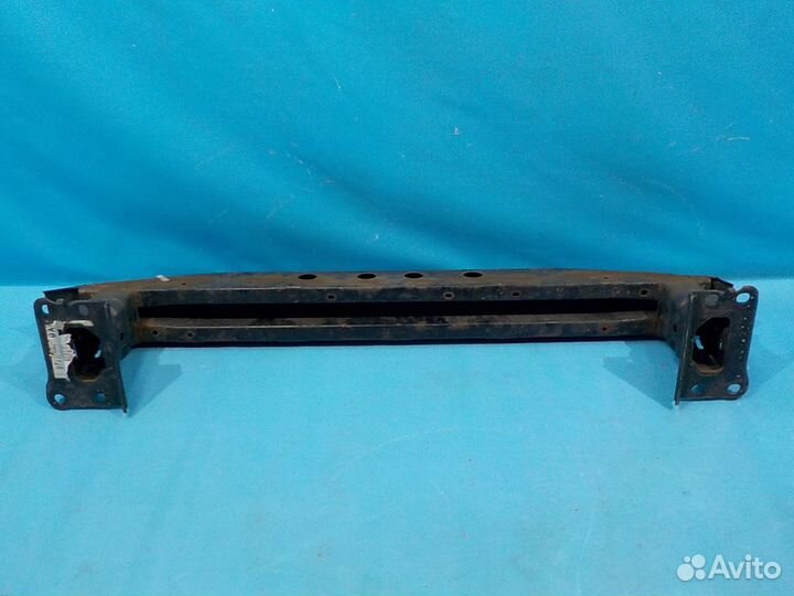 Усилитель переднего бампера toyota Avensis (T250)