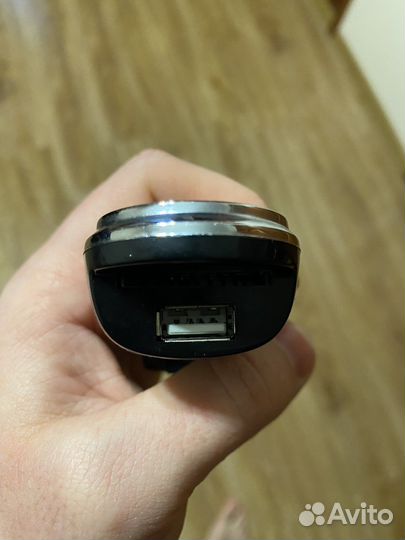 Автомобильный FM-трансмиттер