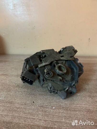 Замок задний левый Focus 1