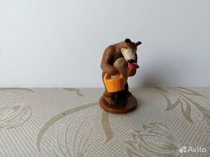 Киндер сюрприз - маша и медведь без вкладыша.разны