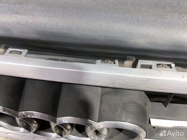 Решетка радиатора Audi Q7