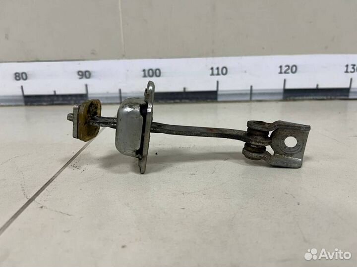 Ограничитель двери Chevrolet Niva 2002-2009