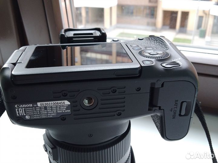 Canon eos 77d