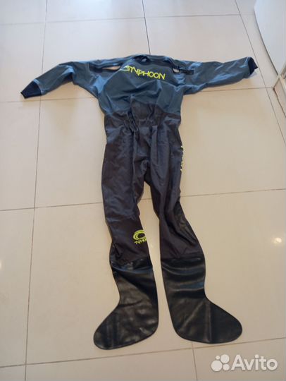 Сухой гидрокостюм