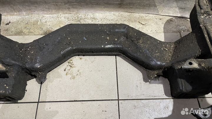 Подрамник передний Mercedes Benz W140