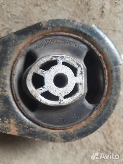 Опора двигателя задняя Citroen C4 picasso 2.0 I