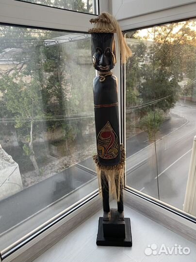 Статуэтка деревянная