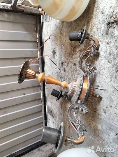 Продам плафоны и люстру