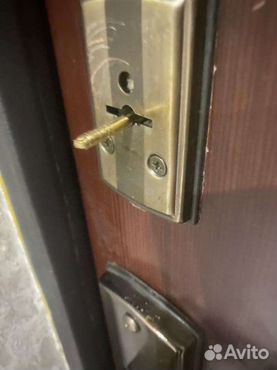 Вскрытие замена и ремонт замков