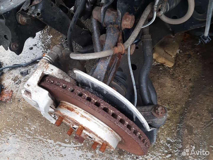 Поворотный кулак передний левый Corolla 150