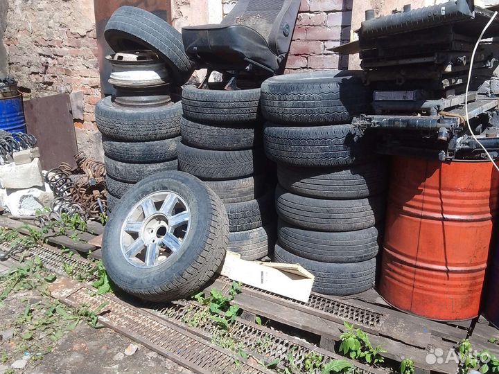 Advance AR211 225/60 R17