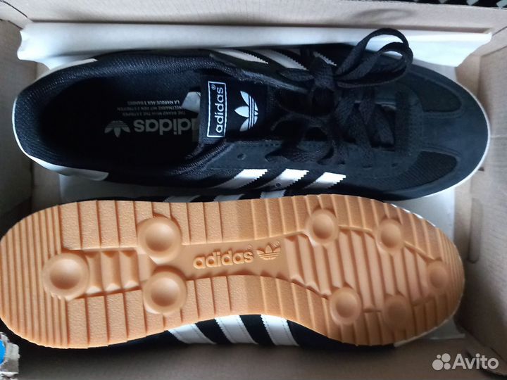 Кроссовки Adidas новые