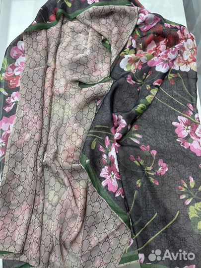 Шарф gucci в разных оттенках