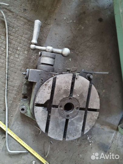 Поворотные столы