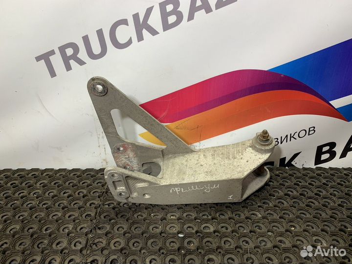 Кронштейн кабины задний правый Renault Premium