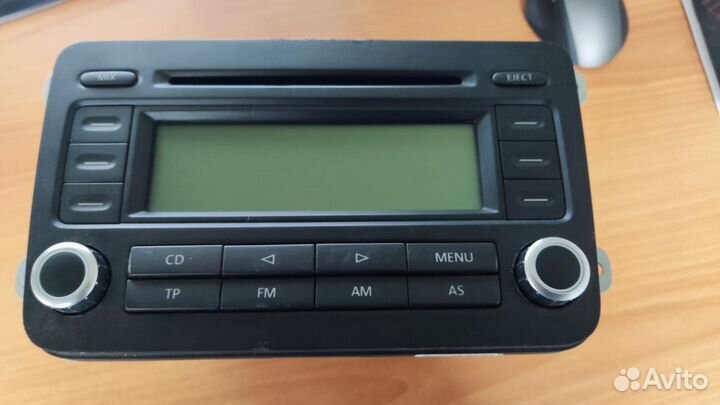 Магнитола новая Volkswagen Passat B6 1k0035186p