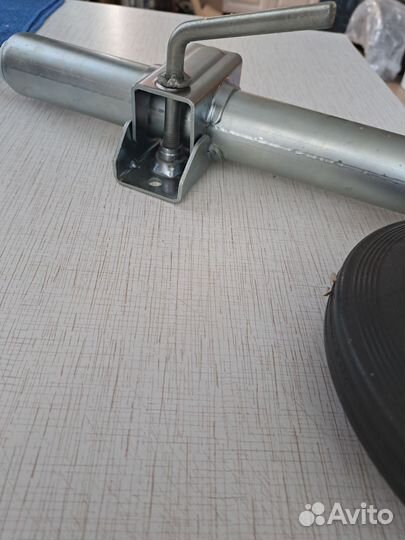 Опорное колесо к легковому прицепу