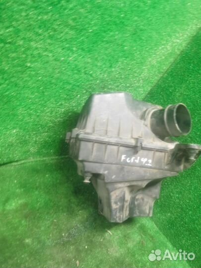Корпус воздушного фильтра Ford Focus 2 купе 1.8