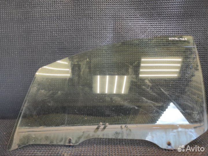 Стекло двери переднее левое Nissan Liberty RM12