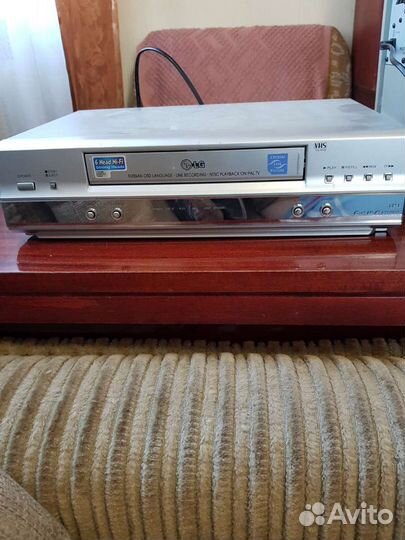 Видеомагнитофон