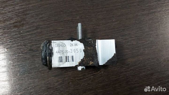 Клапан кондиционера Mitsubishi Pajero 4 3.2D 2007