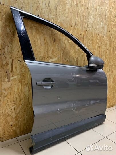 Дверь боковая передняя правая Vw Tiguan 5N17V3 CCT