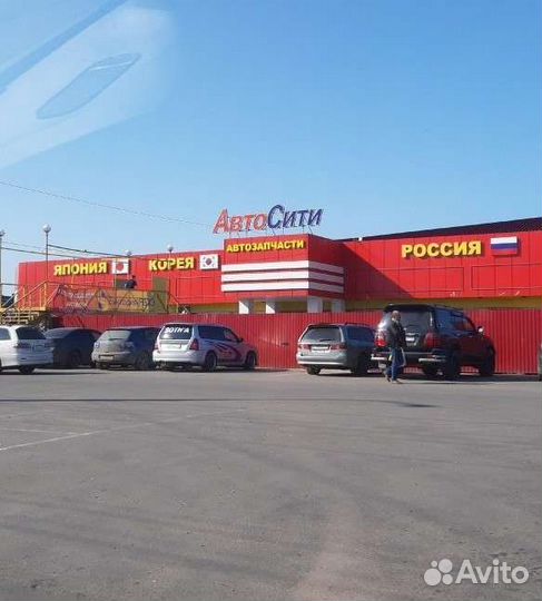 Продавец на автомасла и автозапчасти