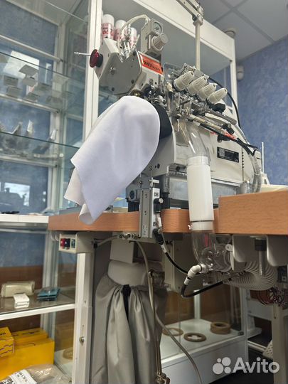 Автоматическая машина для притачивания манжеты
