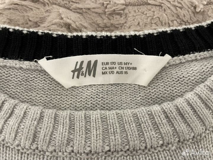 Джемпер H&M с черепом новогодний